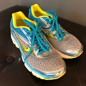 Mizuno Running Shoes